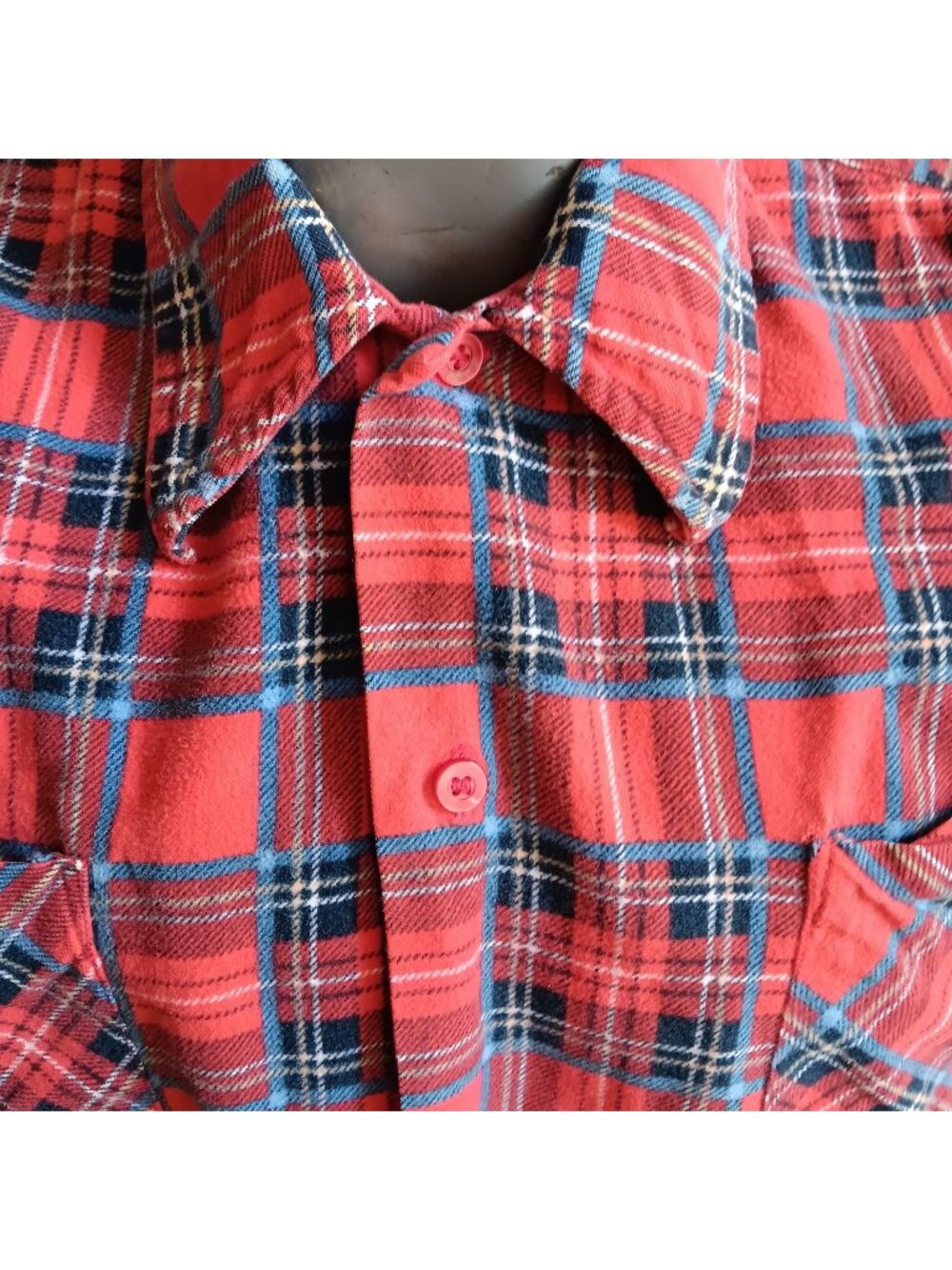 True Vintage Men's Medium Flannel Shirt Compass Red Plaid Button-Up 80's Skater